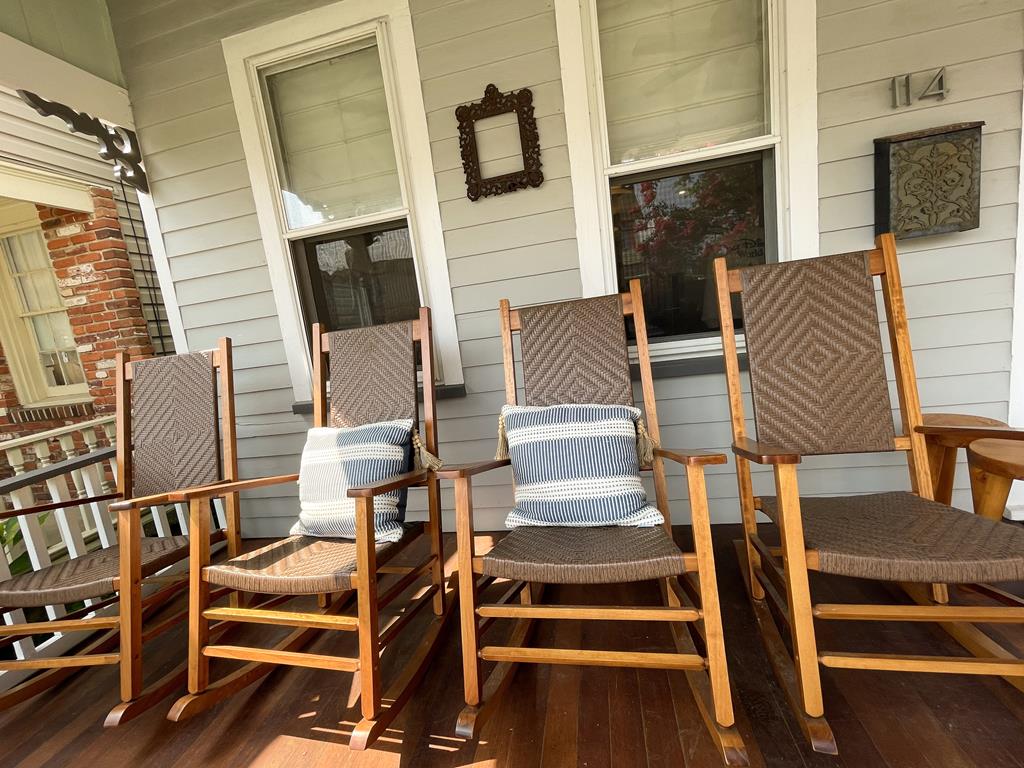 Classic Coastal Cottage | Photo 4