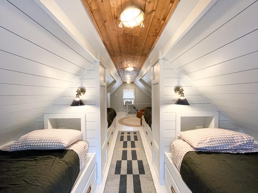 Classic Coastal Cottage | Photo 23