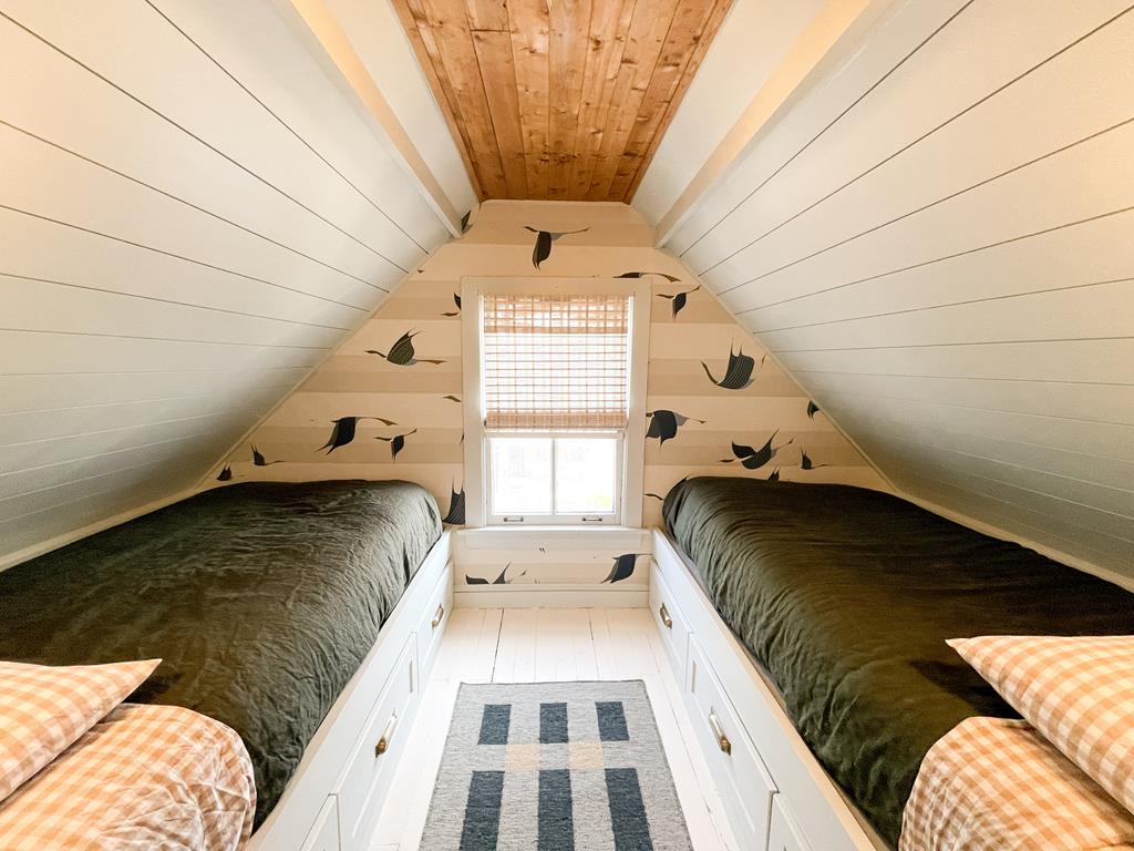 Classic Coastal Cottage | Photo 24
