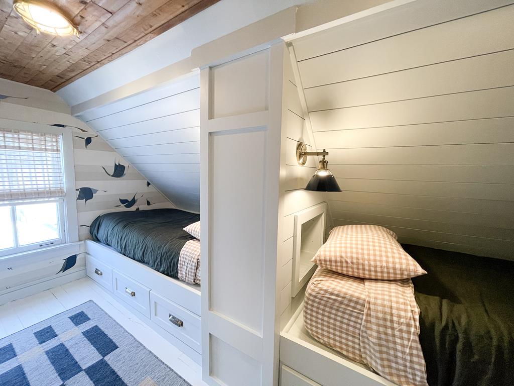Classic Coastal Cottage | Photo 25