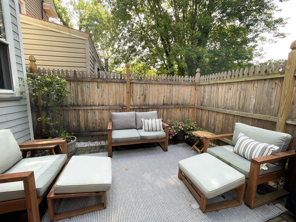 Lima Bean Cottage at 114 Yorke Avenue | Photo 32