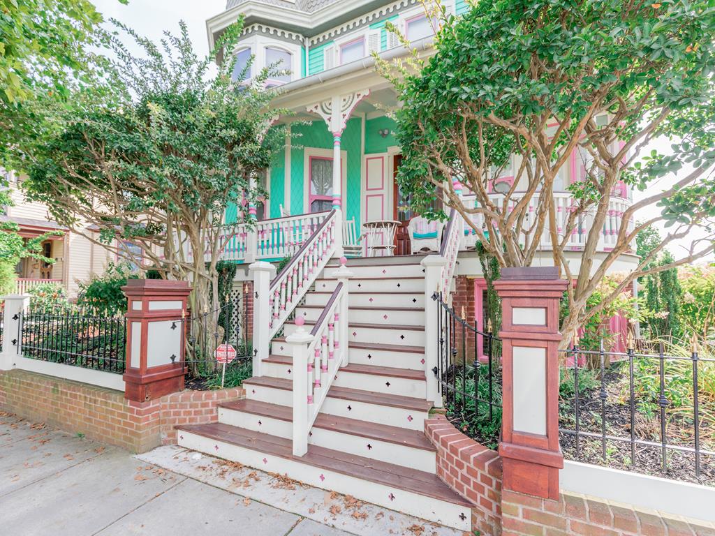 42 Jackson Street - The Merry Widow Unit 3 | Photo 3