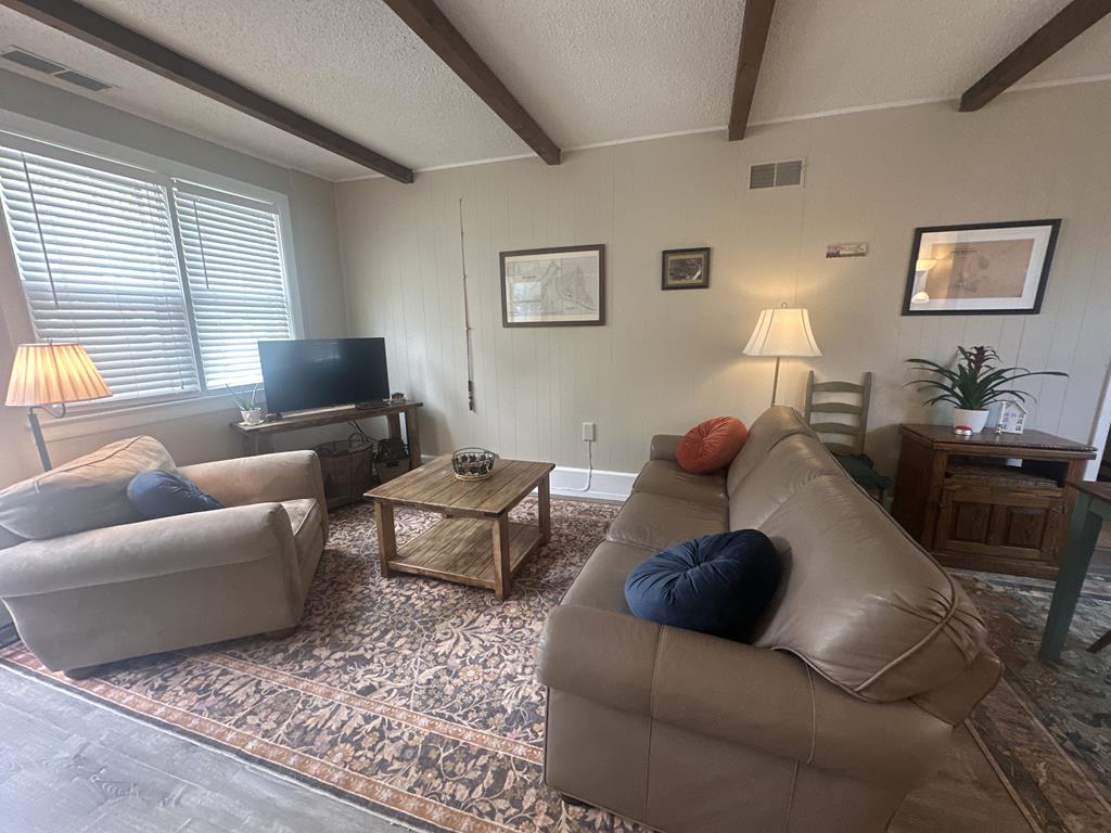 Cape Carriage 1240 Lafayette Street | Photo 4