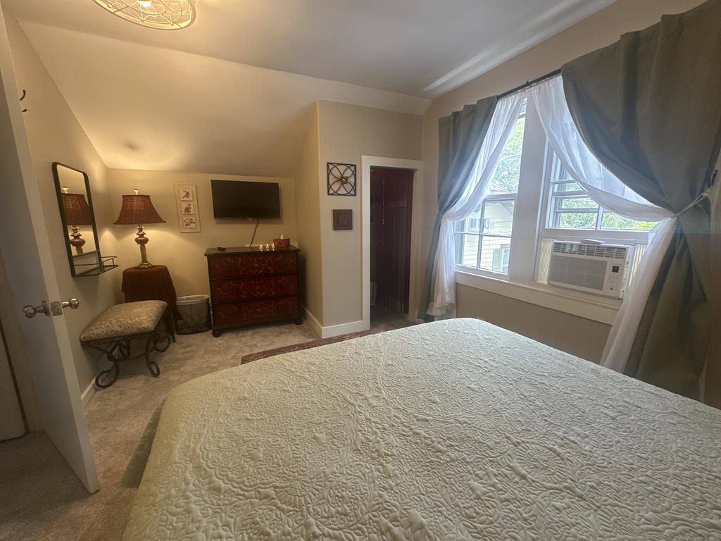 Cape Carriage 1240 Lafayette Street | Photo 29