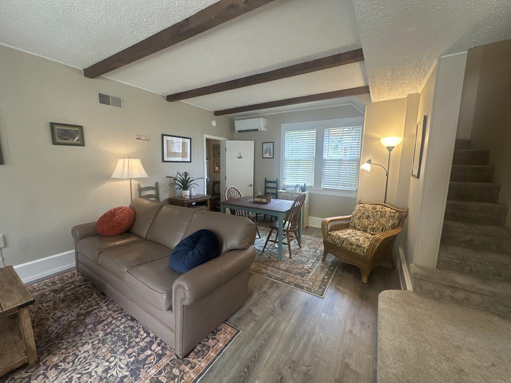 Cape Carriage 1240 Lafayette Street | Photo 5