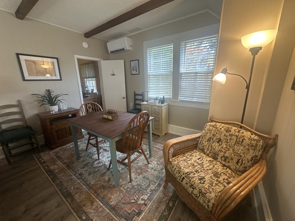 Cape Carriage 1240 Lafayette Street | Photo 6