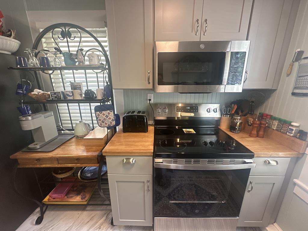 Cape Carriage 1240 Lafayette Street | Photo 10