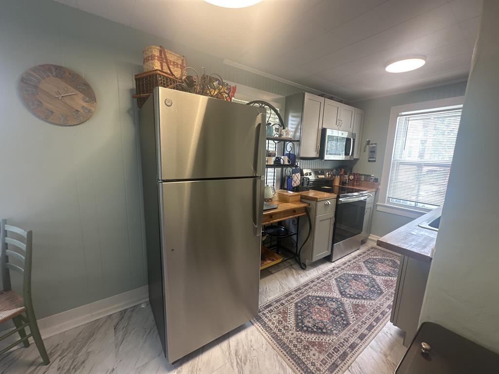 Cape Carriage 1240 Lafayette Street | Photo 11