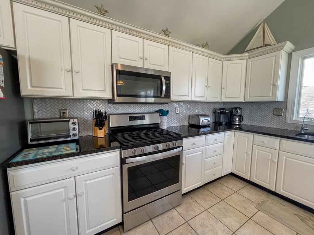 1608 Maryland Henry s Hideaway | Photo 13