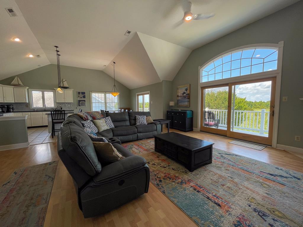 1608 Maryland Henry s Hideaway | Photo 6
