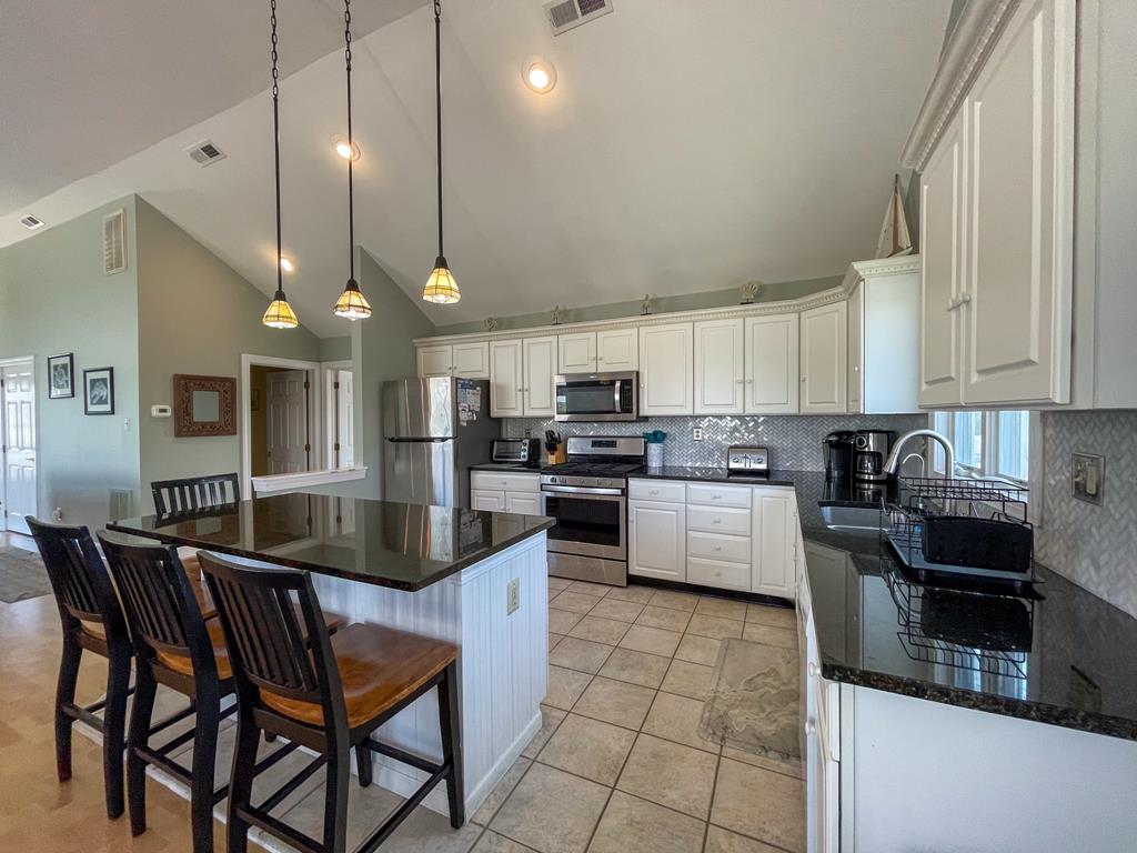 1608 Maryland Henry s Hideaway | Photo 11