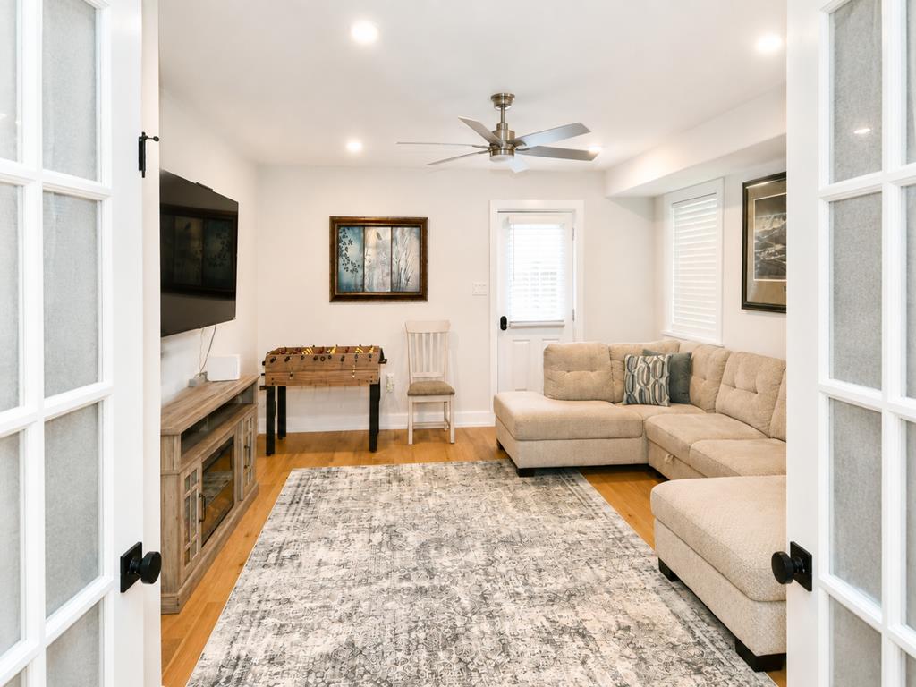 1st Floor Family Room