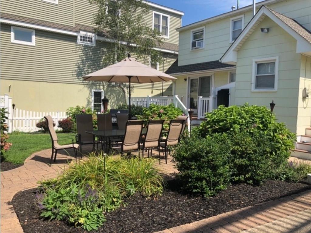 218 12th Street, Beach Haven (Ocean Side)