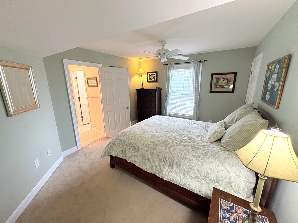 Cape Breeze - Sleeps 18 - 2 block to the beach! | Photo 19