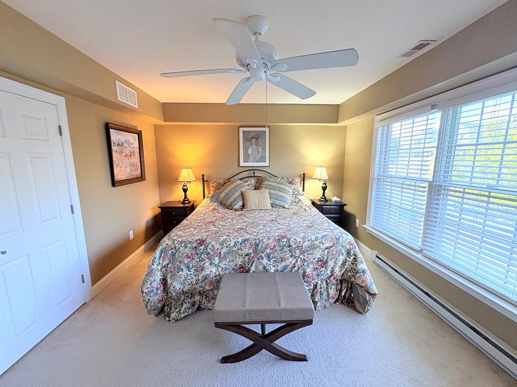 Cape Breeze - Sleeps 18 - 2 block to the beach! | Photo 21