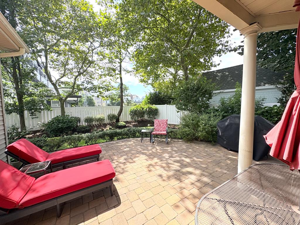 Cape Breeze - Sleeps 18 - 2 block to the beach! | Photo 33