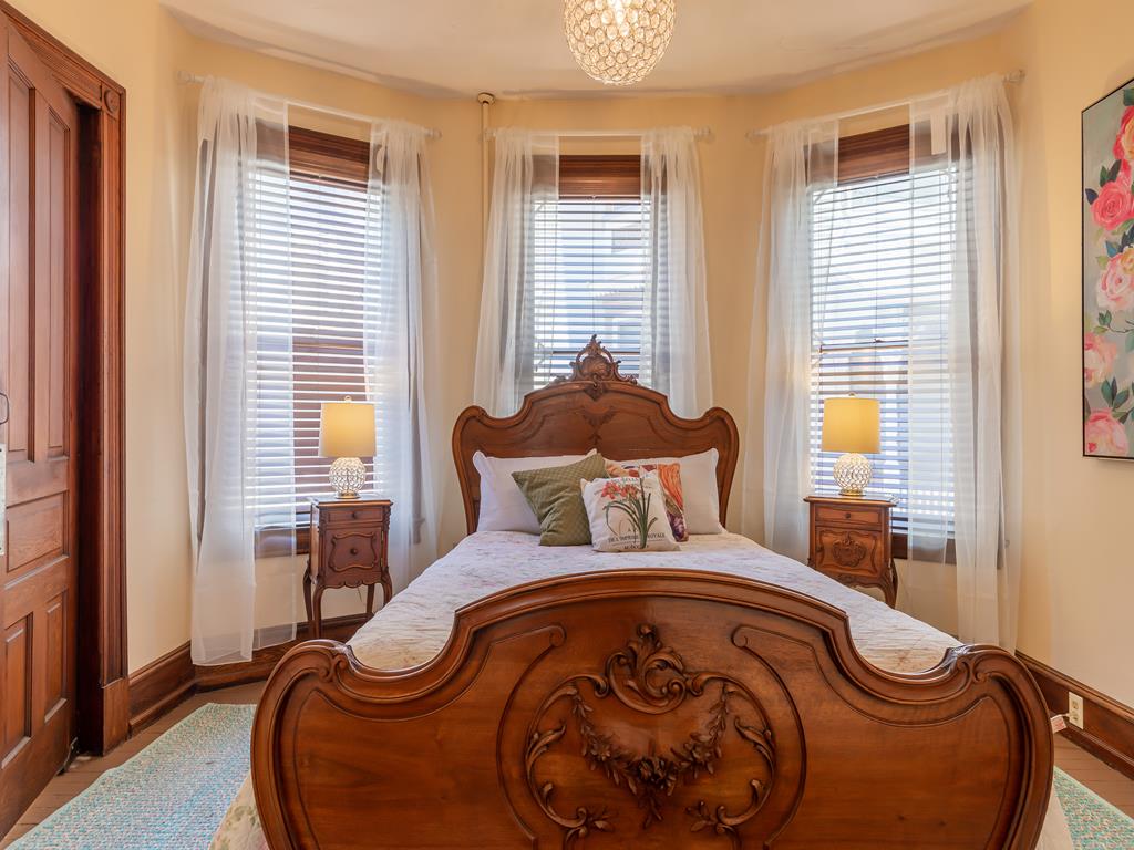 627 Hughes Street | Photo 16