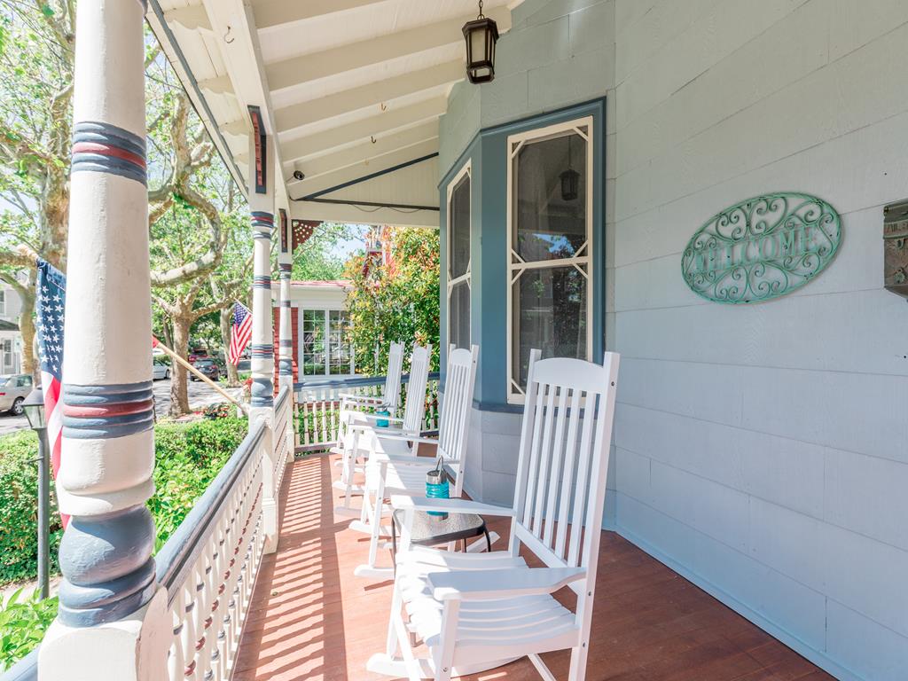 627 Hughes Street | Photo 4