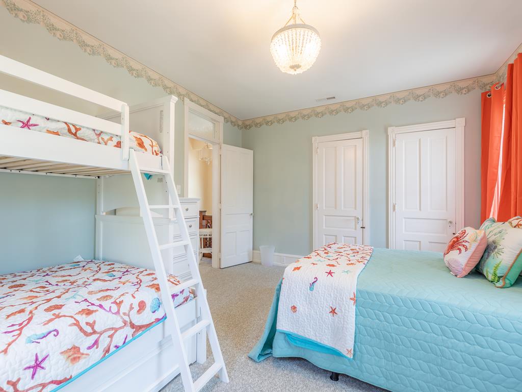 627 Hughes Street | Photo 32