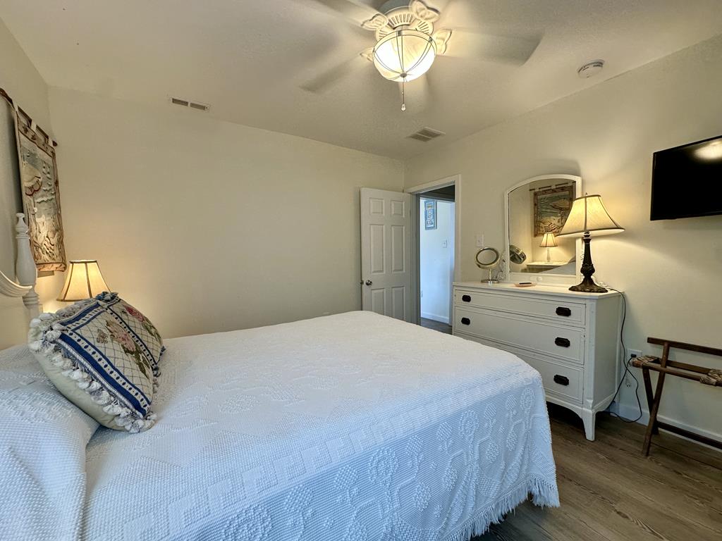 Antoinette s By The Bay - 3 Bedrooms! | Photo 12