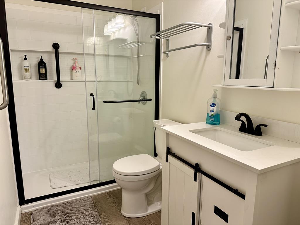 Antoinette s By The Bay - 3 Bedrooms! | Photo 13