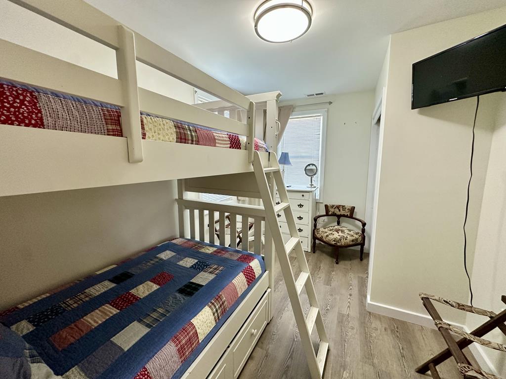 Antoinette s By The Bay - 3 Bedrooms! | Photo 16