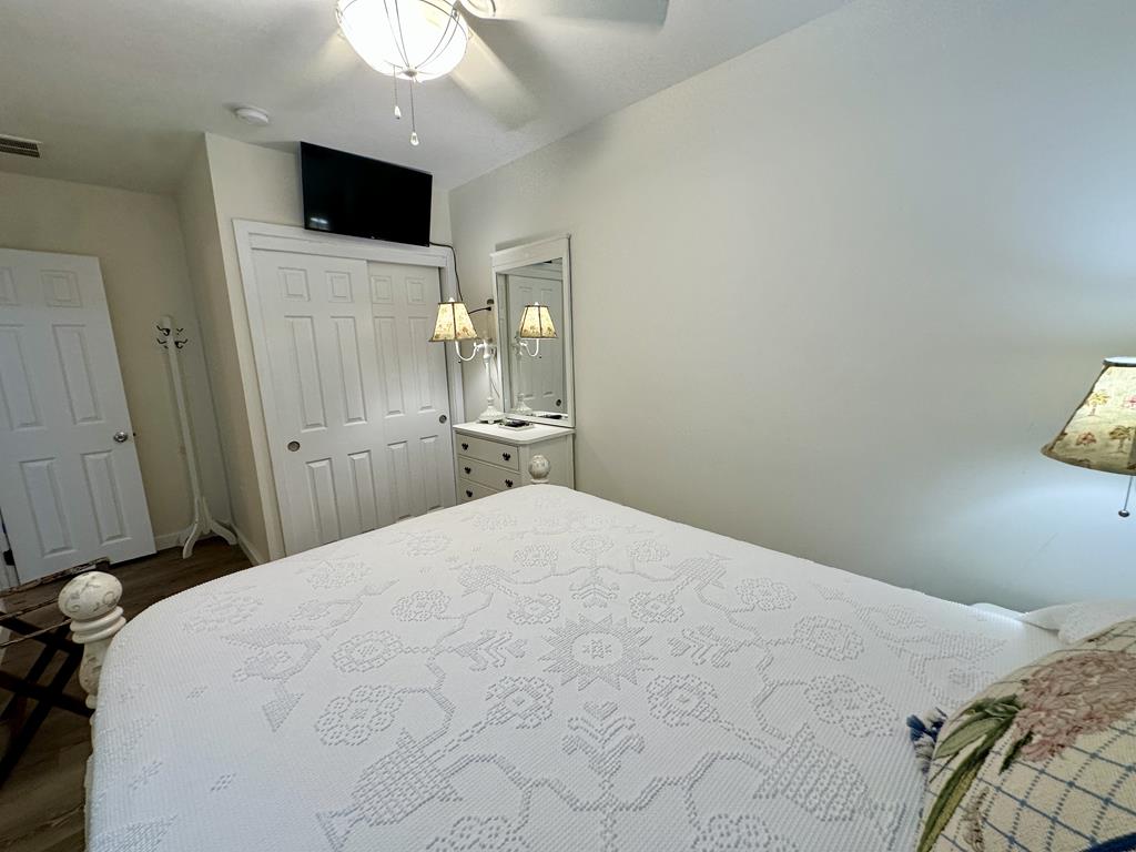 Antoinette s By The Bay - 3 Bedrooms! | Photo 19