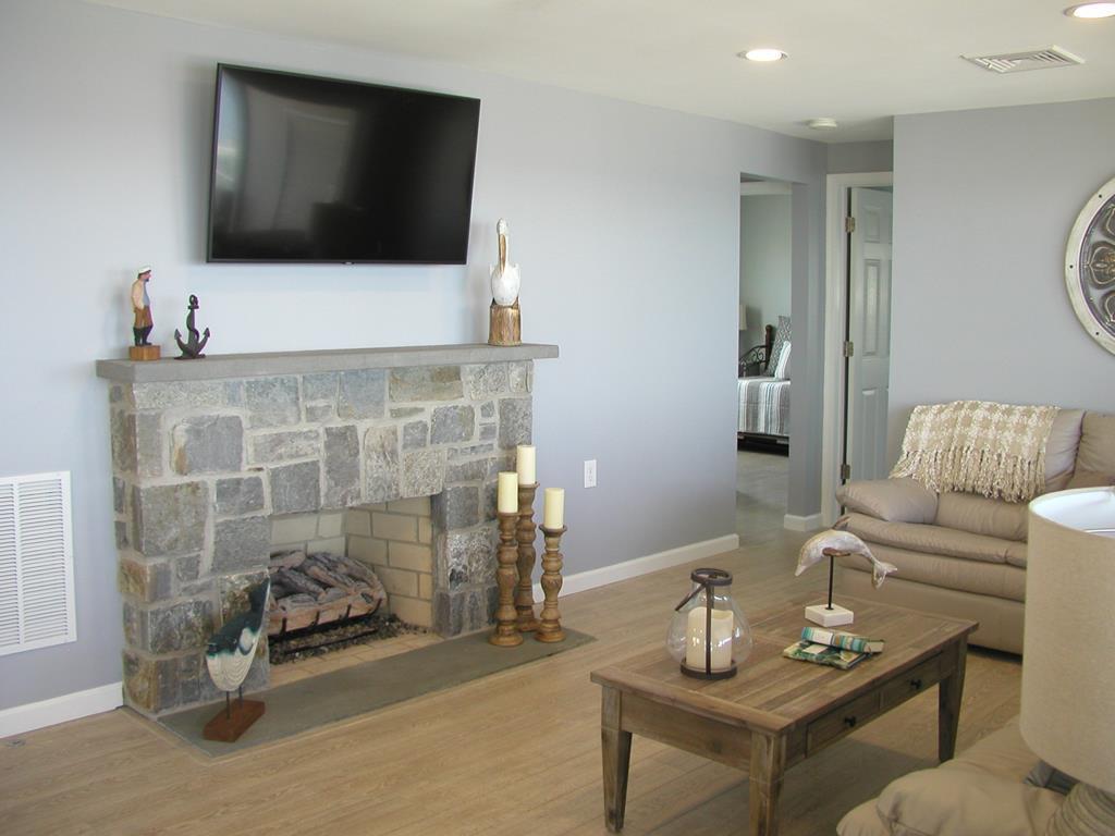 9306 Mark Drive, Peahala Park (Bay Front)