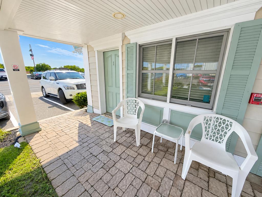 Broadway Beach Unit 1 | Photo 3