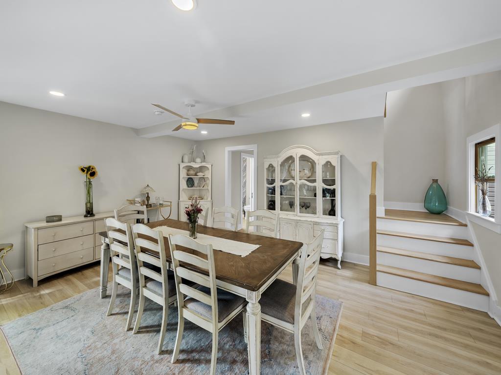 700 Third Ave 8