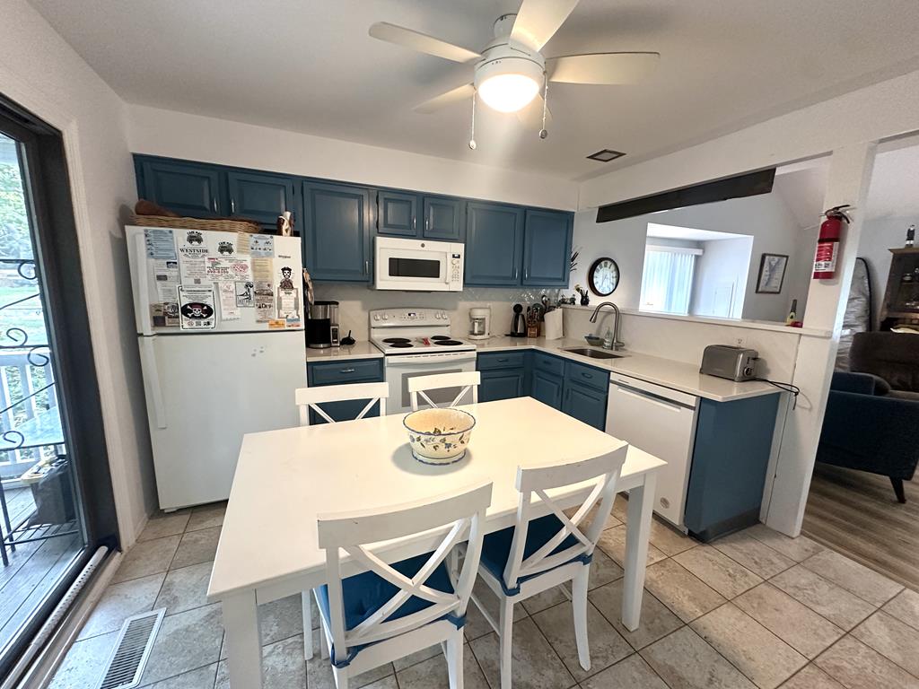 412 Third Ave - Peaceful Cottage | Photo 12