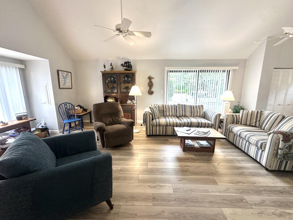 412 Third Ave - Peaceful Cottage | Photo 7