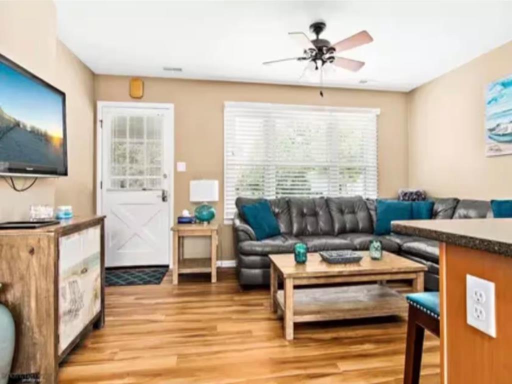 Bay Breeze Cottage | Photo 3