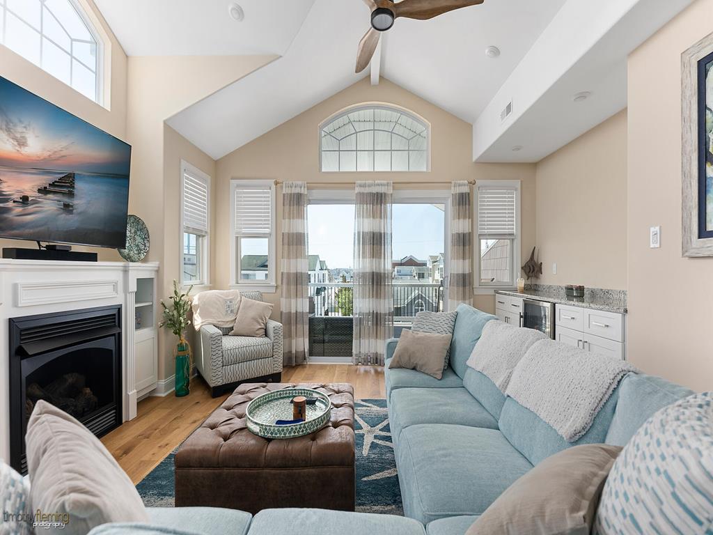 215 38th Street East | Photo 3