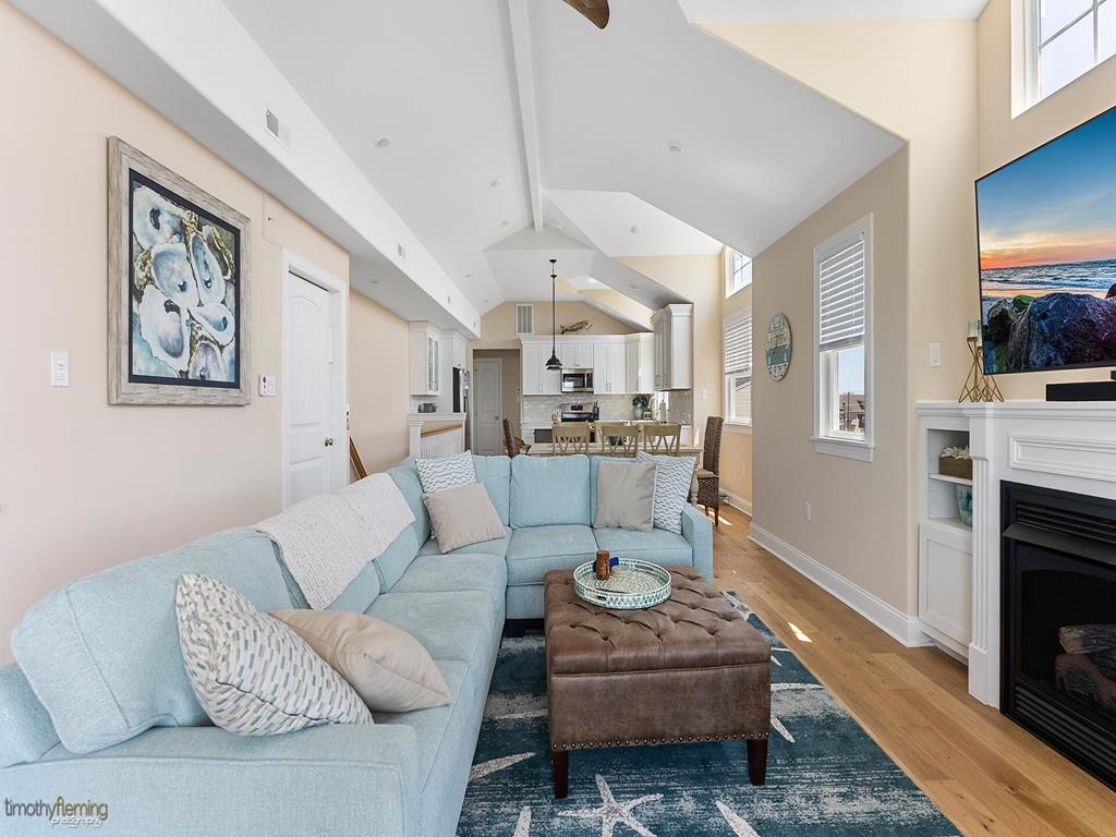 215 38th Street East | Photo 4