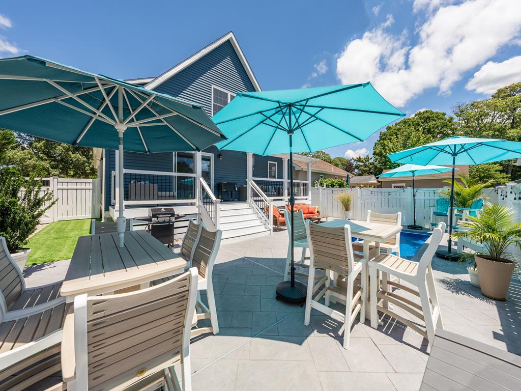 Pet-Friendly POOL Bayside Coastal Cottage | Photo 33