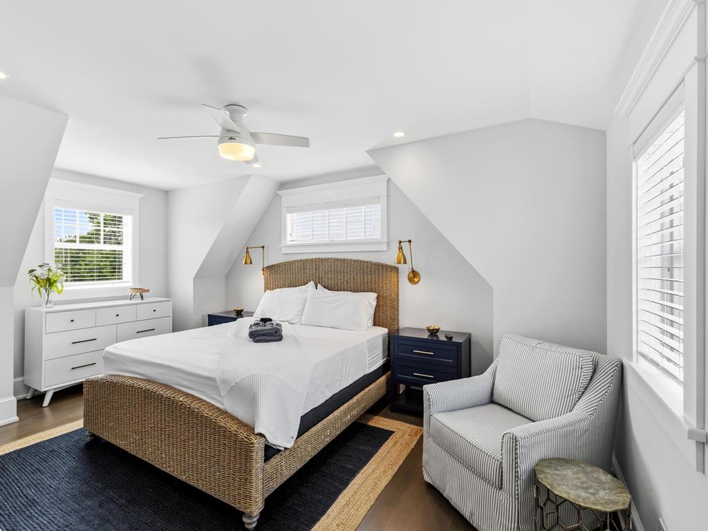 901 Benton Avenue | Photo 18