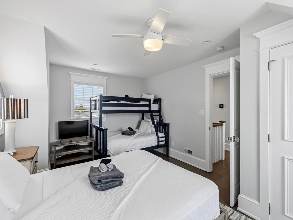 901 Benton Avenue | Photo 26