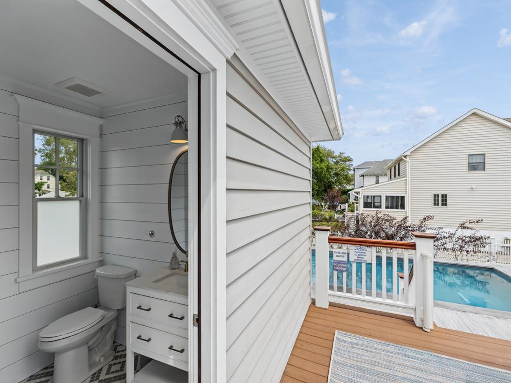 901 Benton Avenue | Photo 7