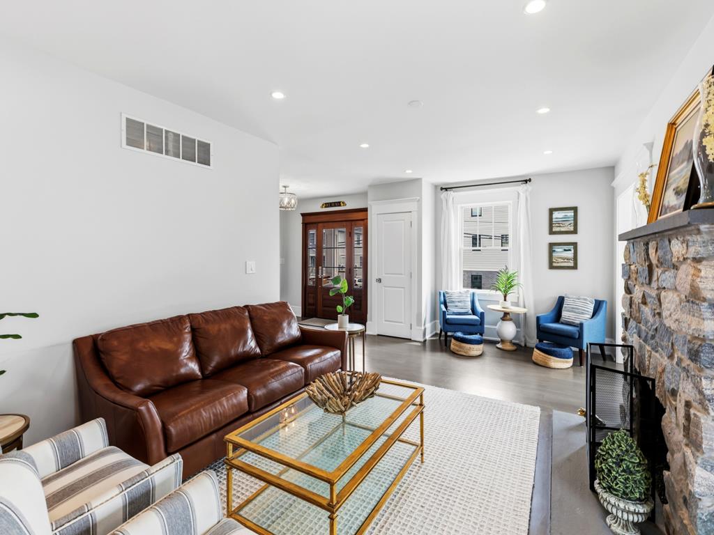 901 Benton Avenue | Photo 9