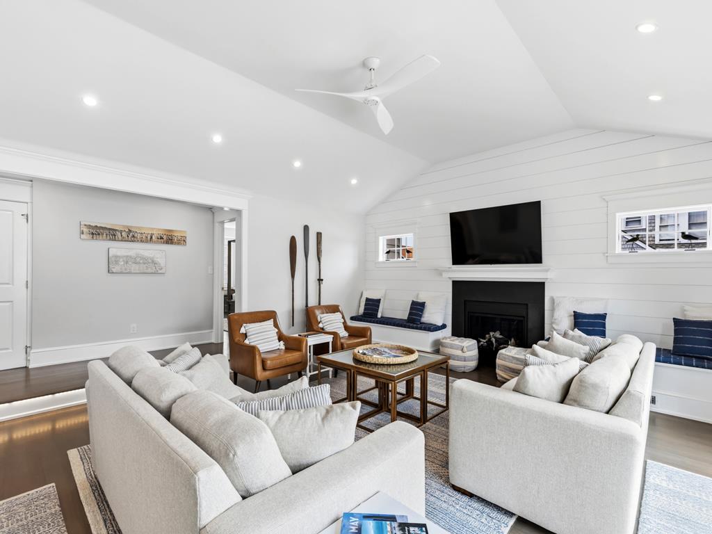 901 Benton Avenue | Photo 11
