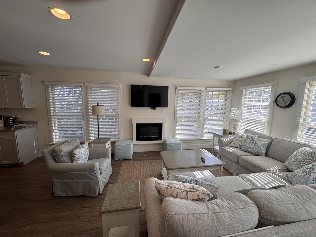 901 Stockton Avenue Unit 2 4