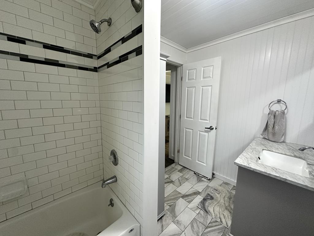 7 Locust Road - Year Round - 2 Bed 2 Bath | Photo 14