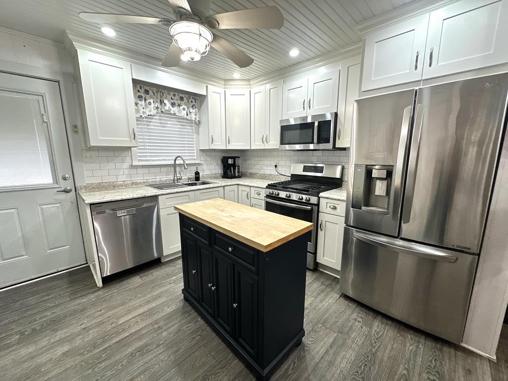 7 Locust Road - Year Round - 2 Bed 2 Bath | Photo 6