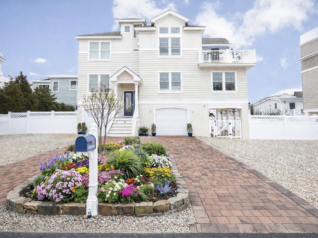 10 W. Judith Avenue, Holgate