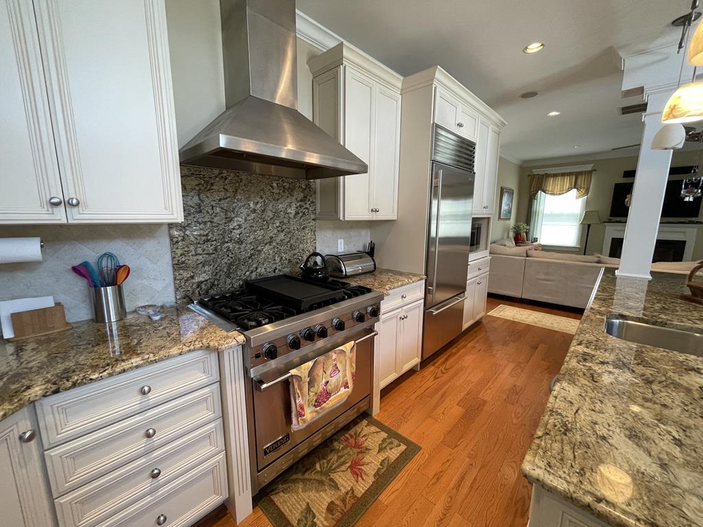 320 Knox Avenue, 2027 NEW | Photo 10