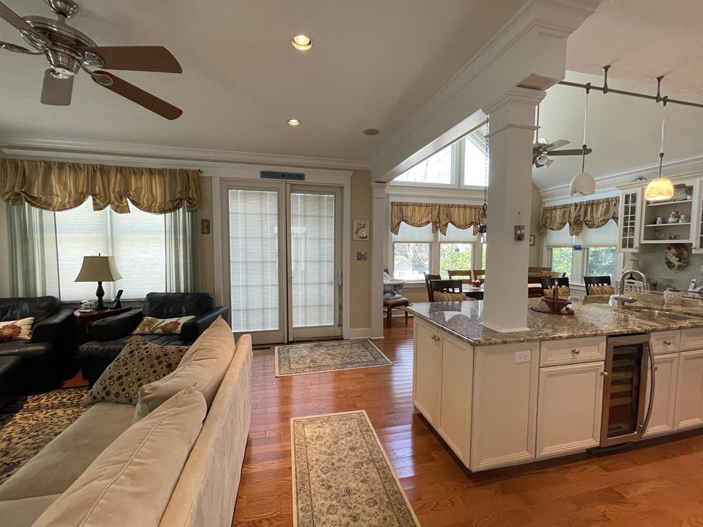 320 Knox Avenue, 2027 NEW | Photo 11