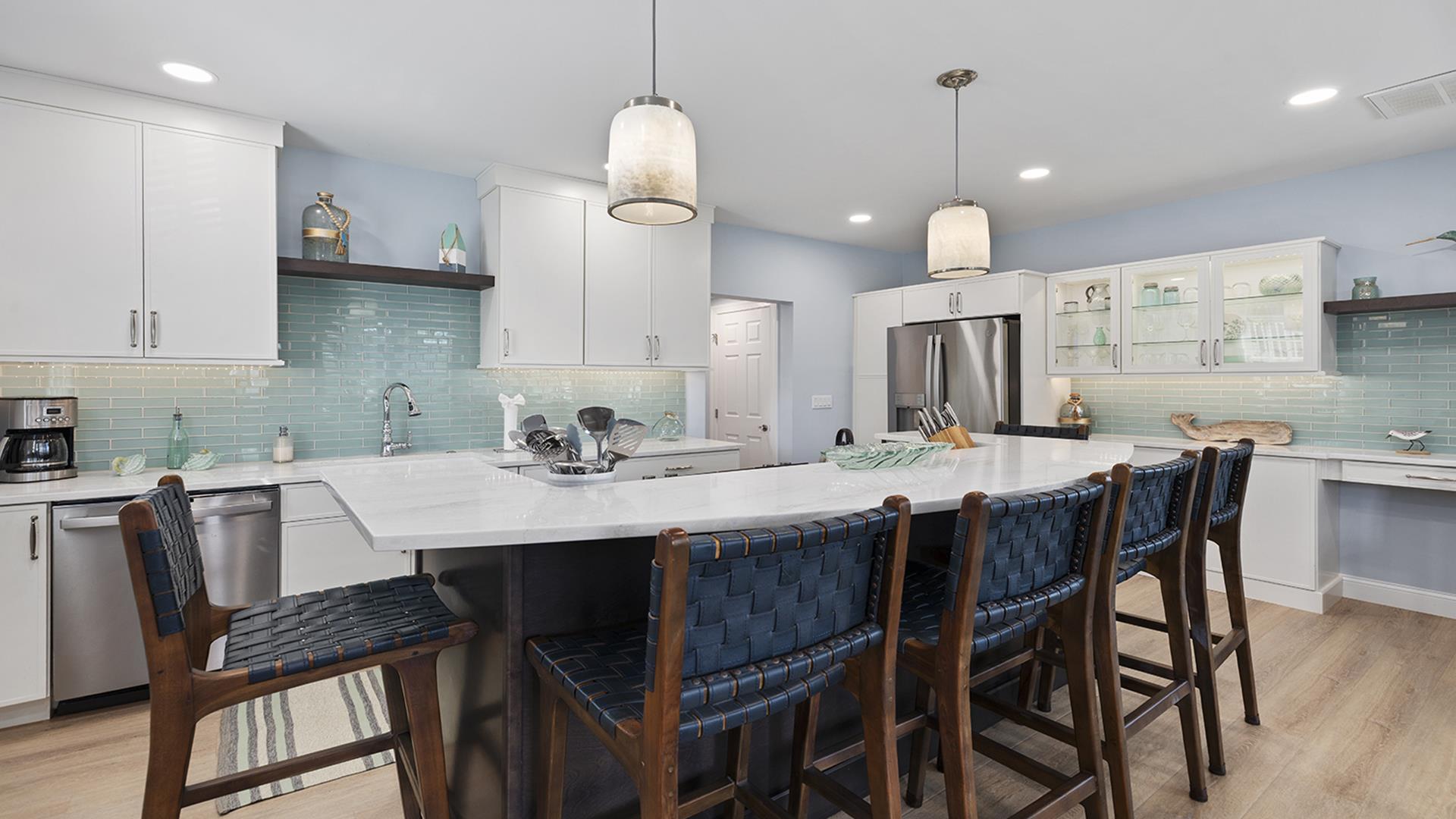 The Salt and Sea Washington Street Retreat