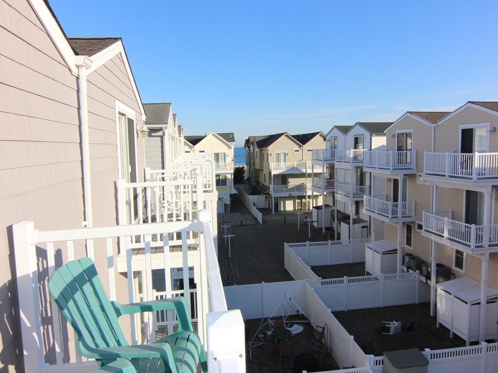 32 32nd Street, Sea Isle City Vacation Rental COMPASS Laricks Real Estate