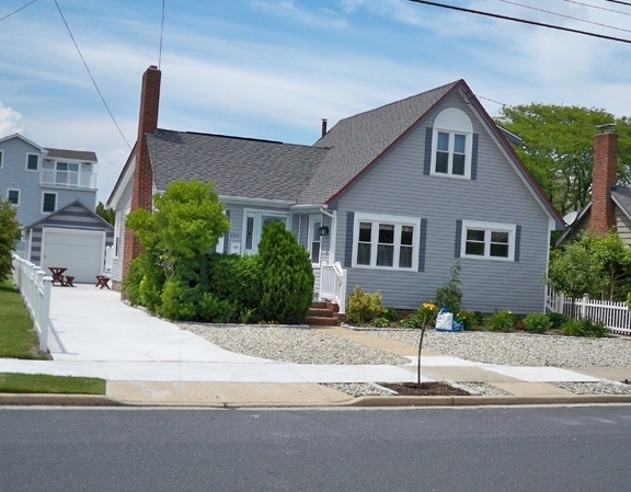 2262 First Avenue, Avalon